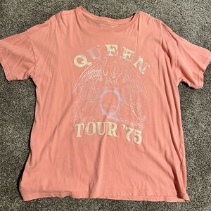 Distressed Queen American Eagle Shirt. Medium